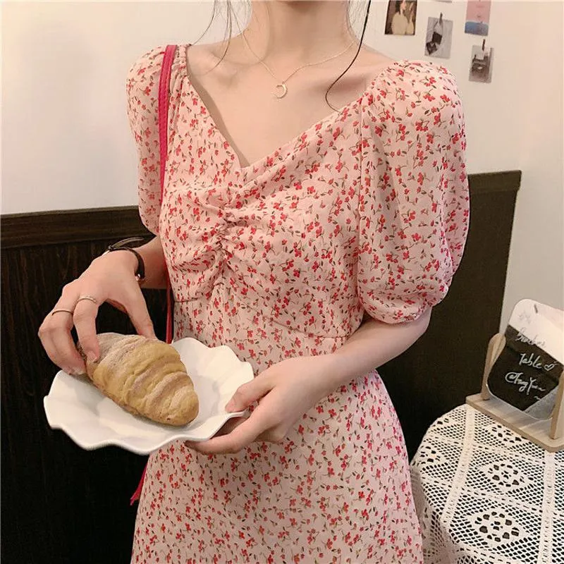 A-Line Floral Print Bubble Sleeve V-Neck Midi Dress