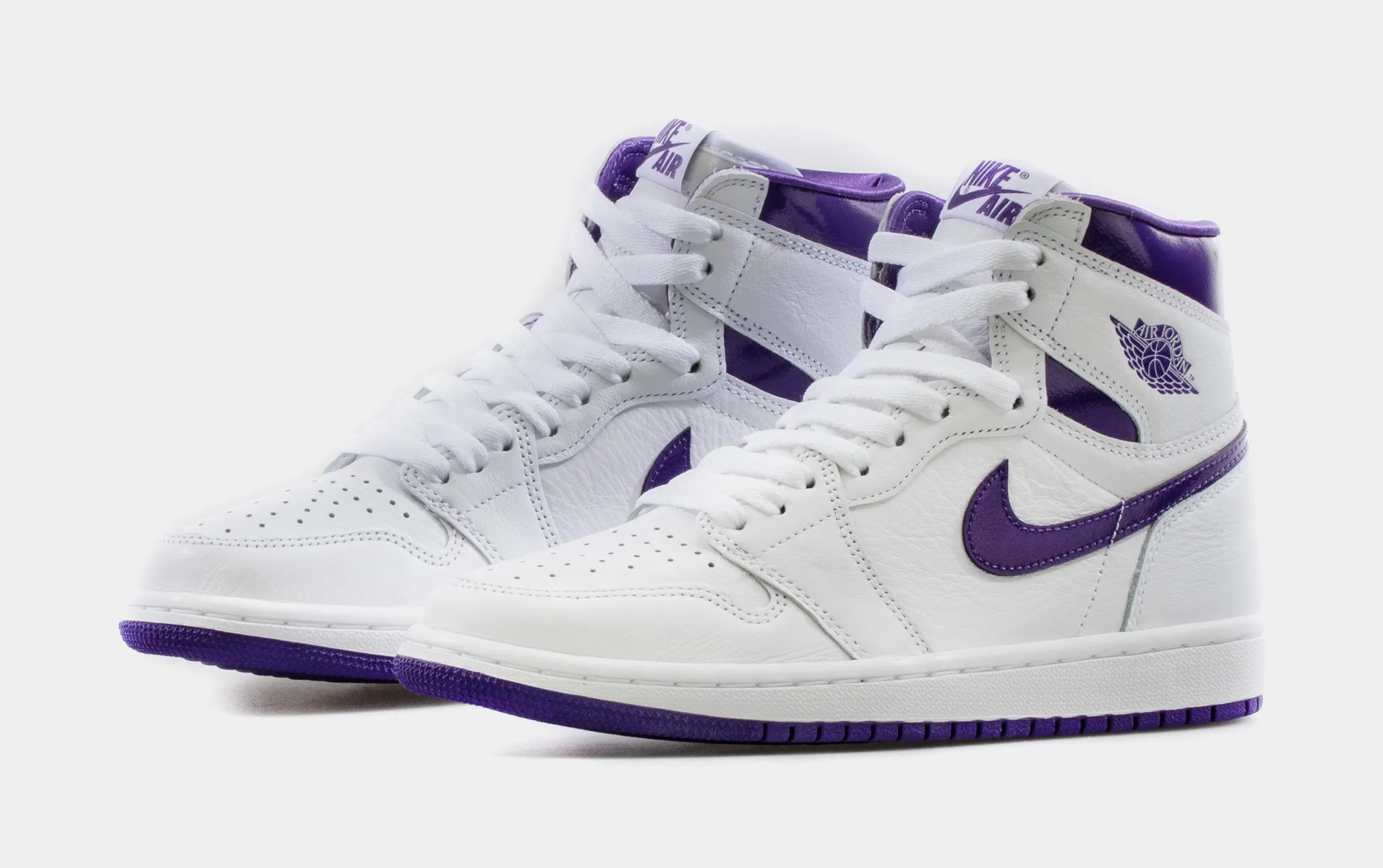 Air Jordan 1 High OG Court Purple Womens Lifestyle Shoe (White/Purple)