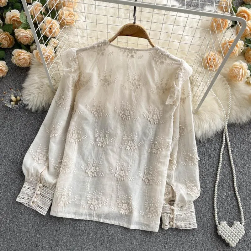 Lovely v-neck lace long sleeve top     S252