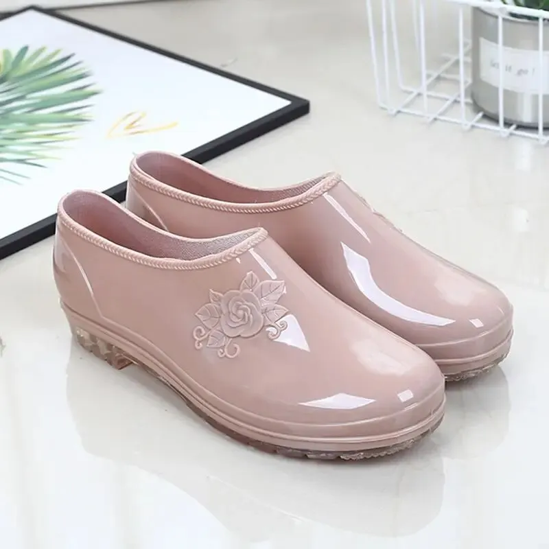 Women Summer Rain Shoes Low-top Water Boots Short Tube Kitchen Non-slip Water Shoes - WRB50128