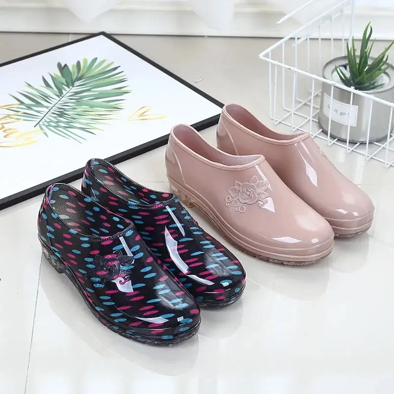 Women Summer Rain Shoes Low-top Water Boots Short Tube Kitchen Non-slip Water Shoes - WRB50128